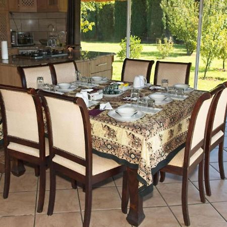 Tamarisk Guest Lodge Беноні Екстер'єр фото